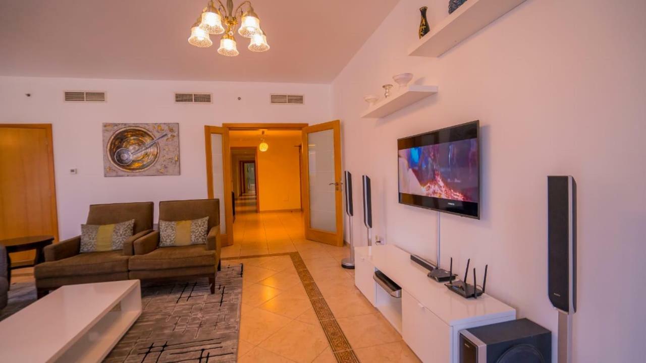 The Holiday Homes Dubai Exterior photo